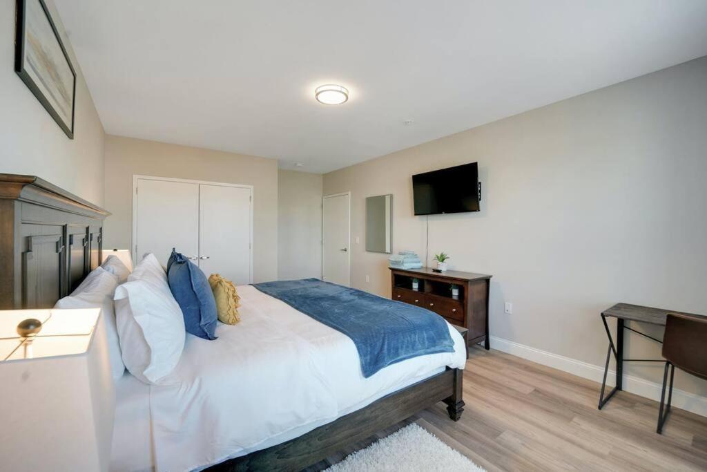 Beautiful 2Br Apt/Ewr Airport/King /Free Parking Newark Exterior photo
