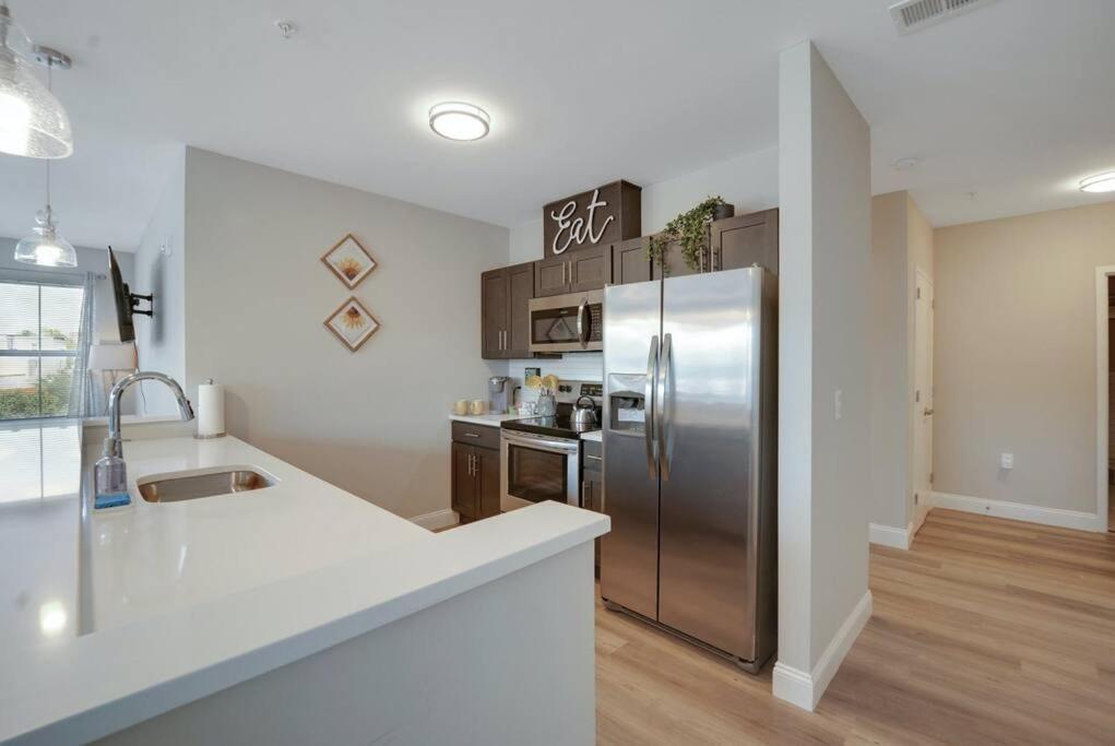 Beautiful 2Br Apt/Ewr Airport/King /Free Parking Newark Exterior photo