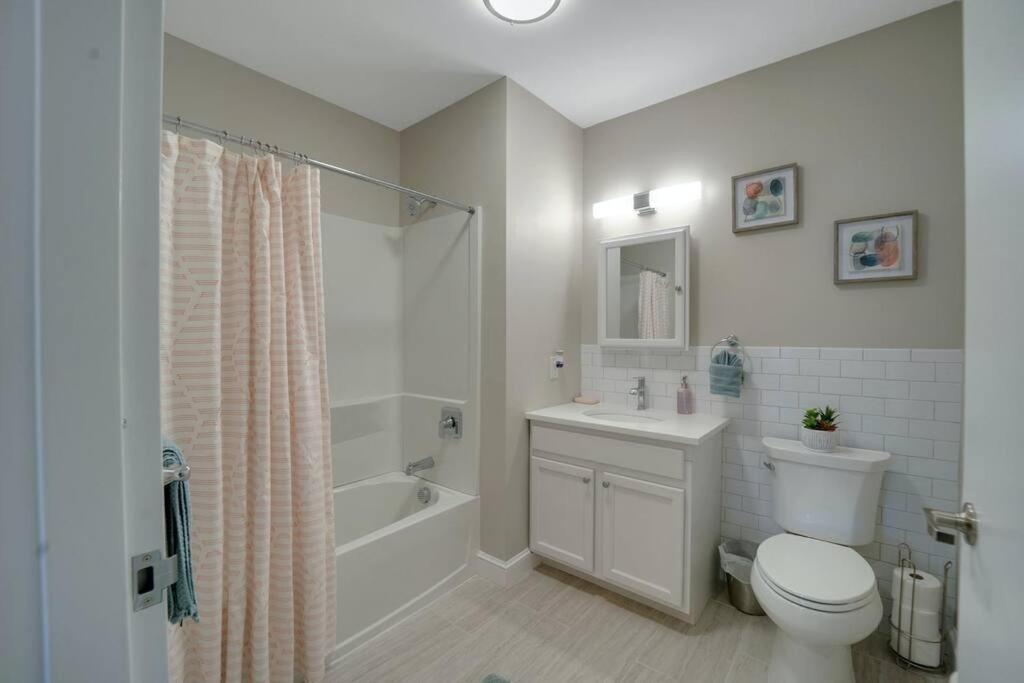 Beautiful 2Br Apt/Ewr Airport/King /Free Parking Newark Exterior photo