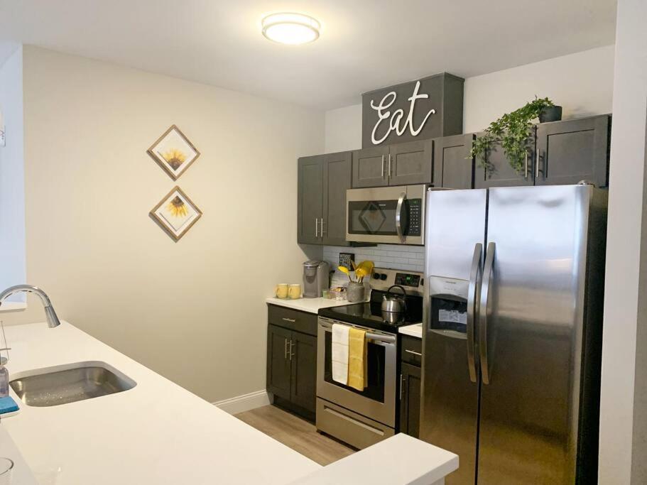 Beautiful 2Br Apt/Ewr Airport/King /Free Parking Newark Exterior photo
